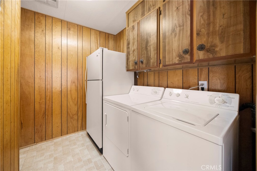 352 Lodgeview Property Photo 25