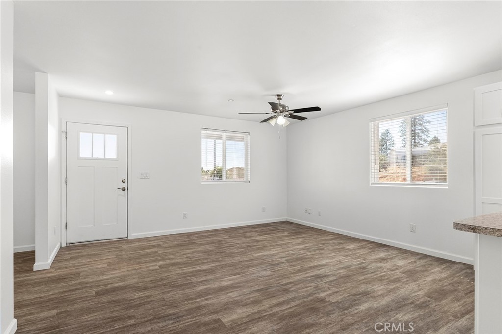5550 Vista Property Photo 8