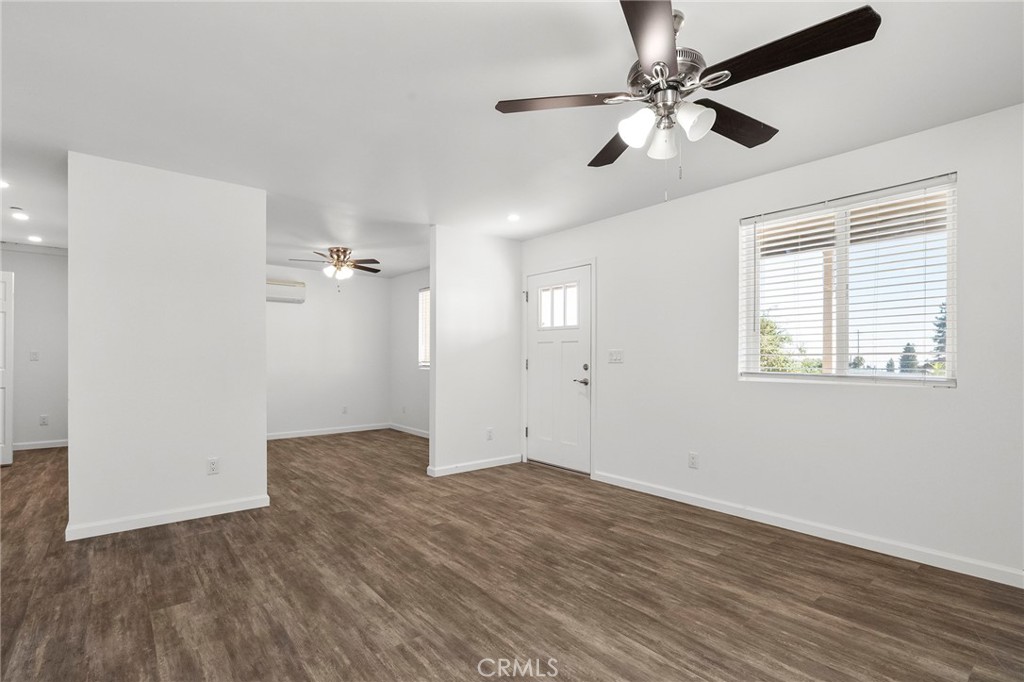 5550 Vista Property Photo 9
