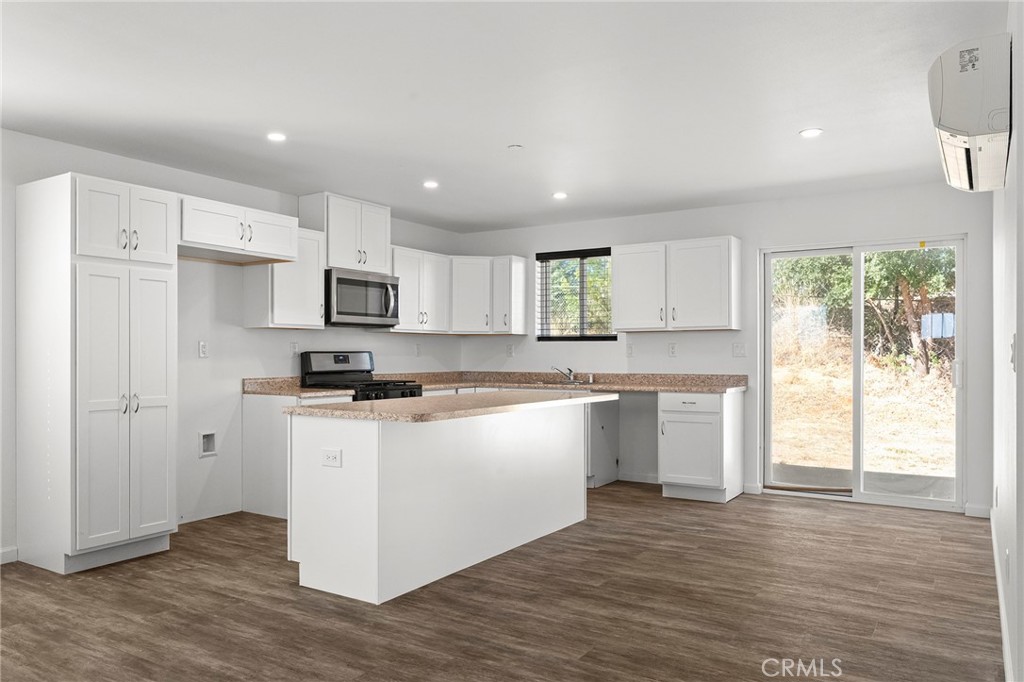 5550 Vista Property Photo 12