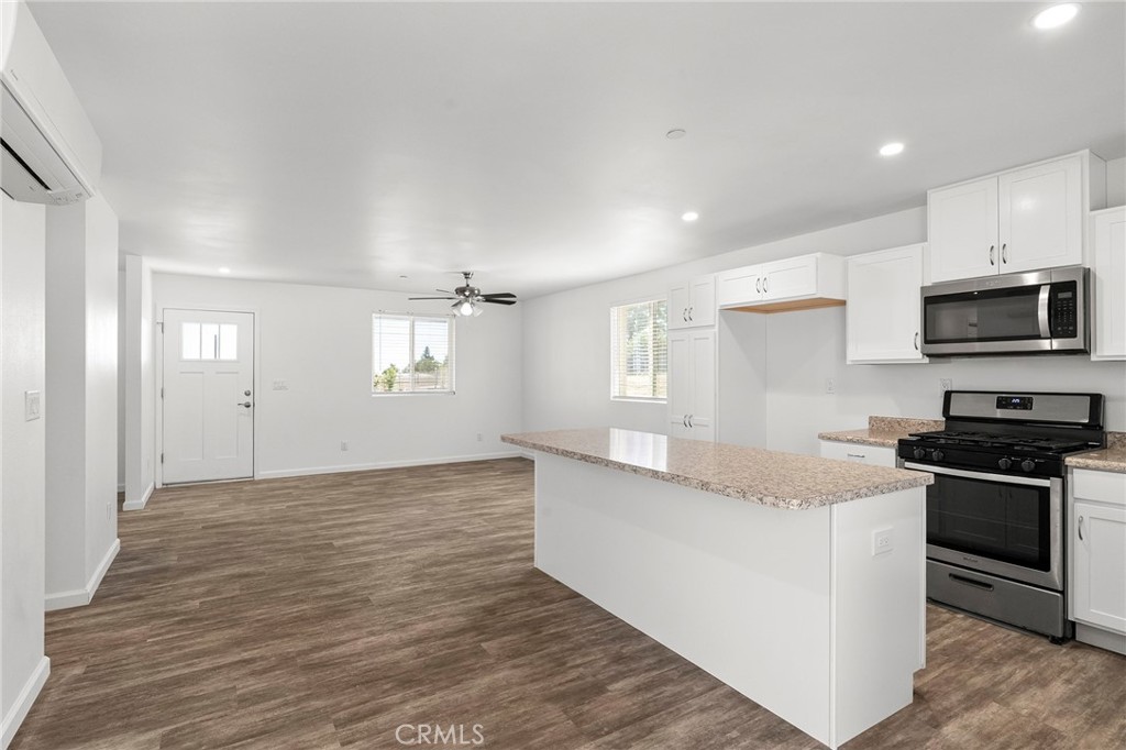 5550 Vista Property Photo 14