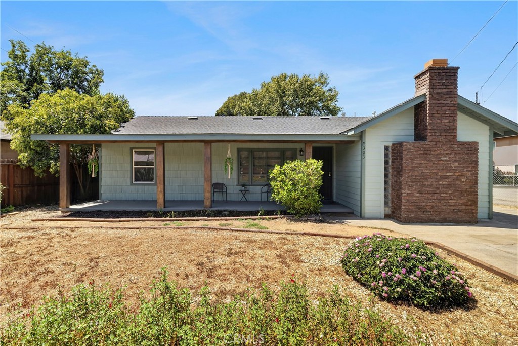 2303 Floral Property Photo 1