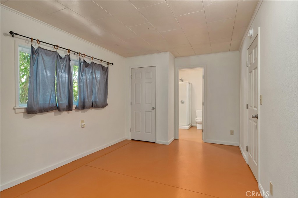 2050 Laburnum Property Photo 14