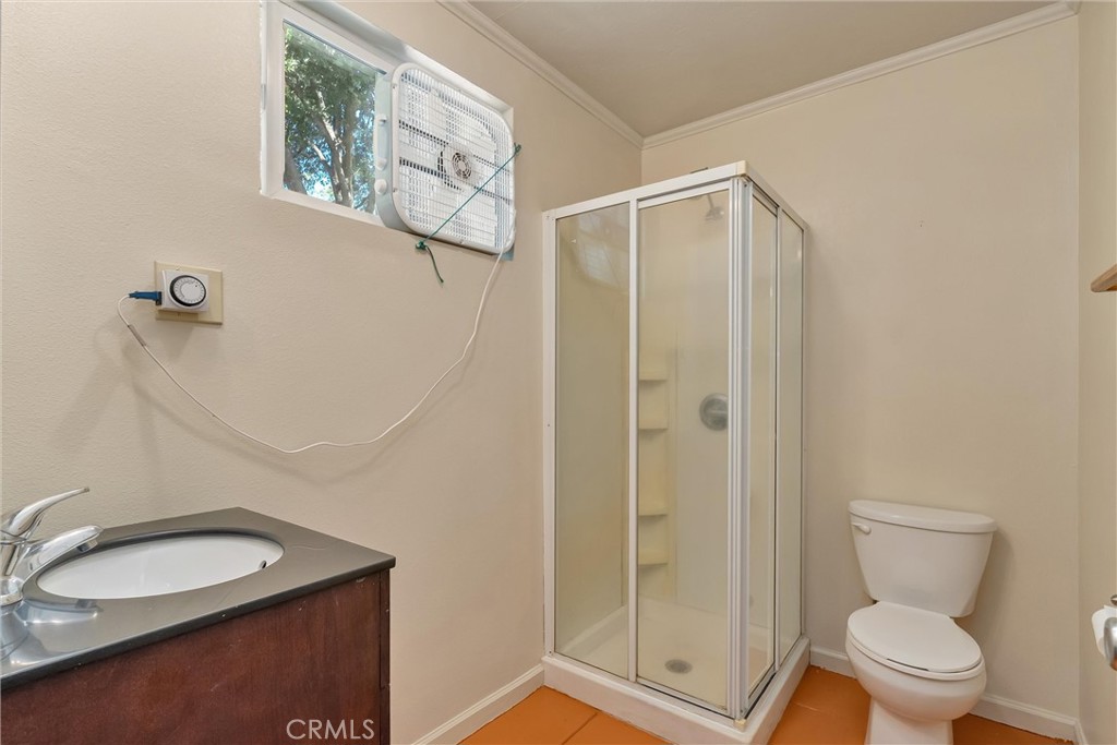 2050 Laburnum Property Photo 15