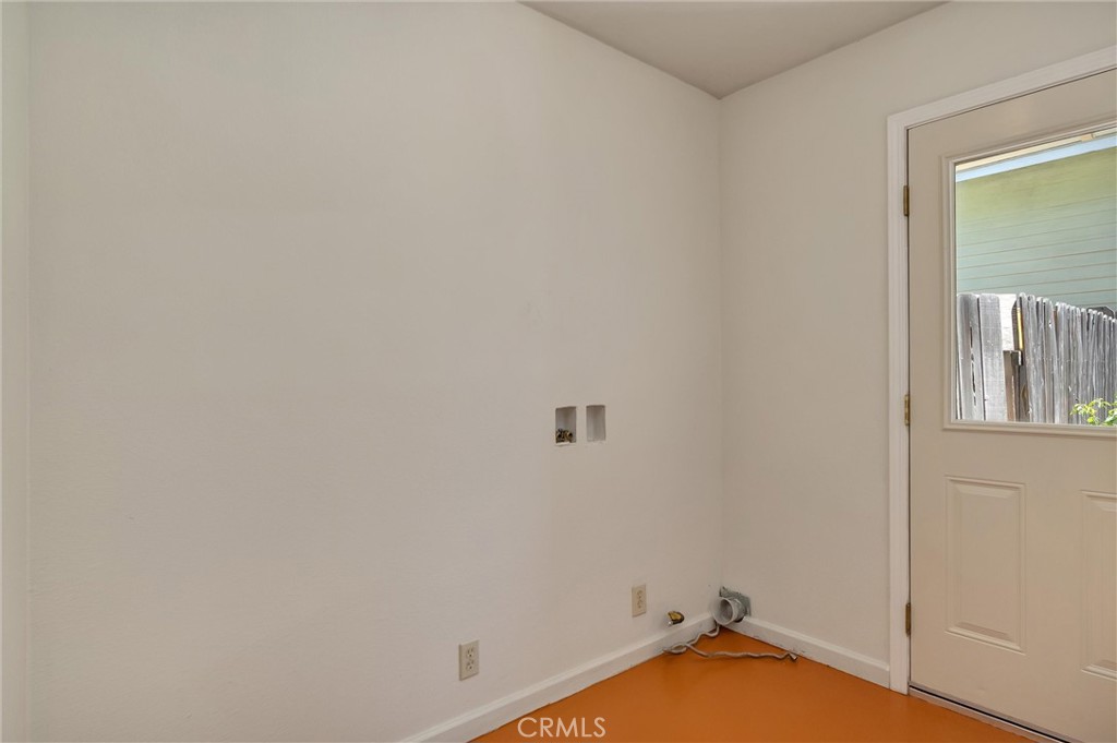 2050 Laburnum Property Photo 17