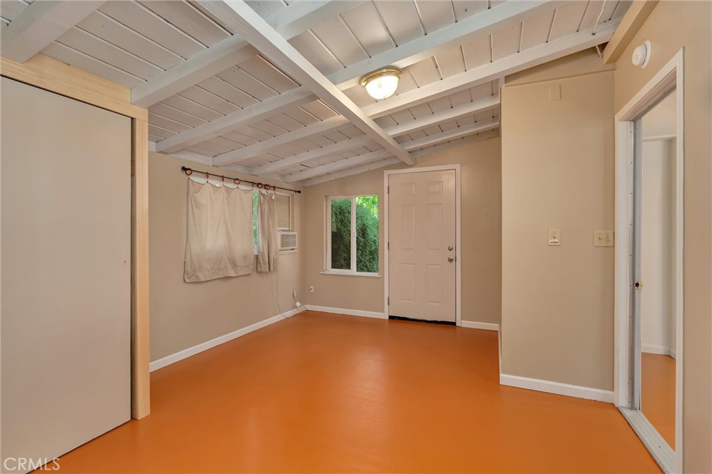 2050 Laburnum Property Photo 21