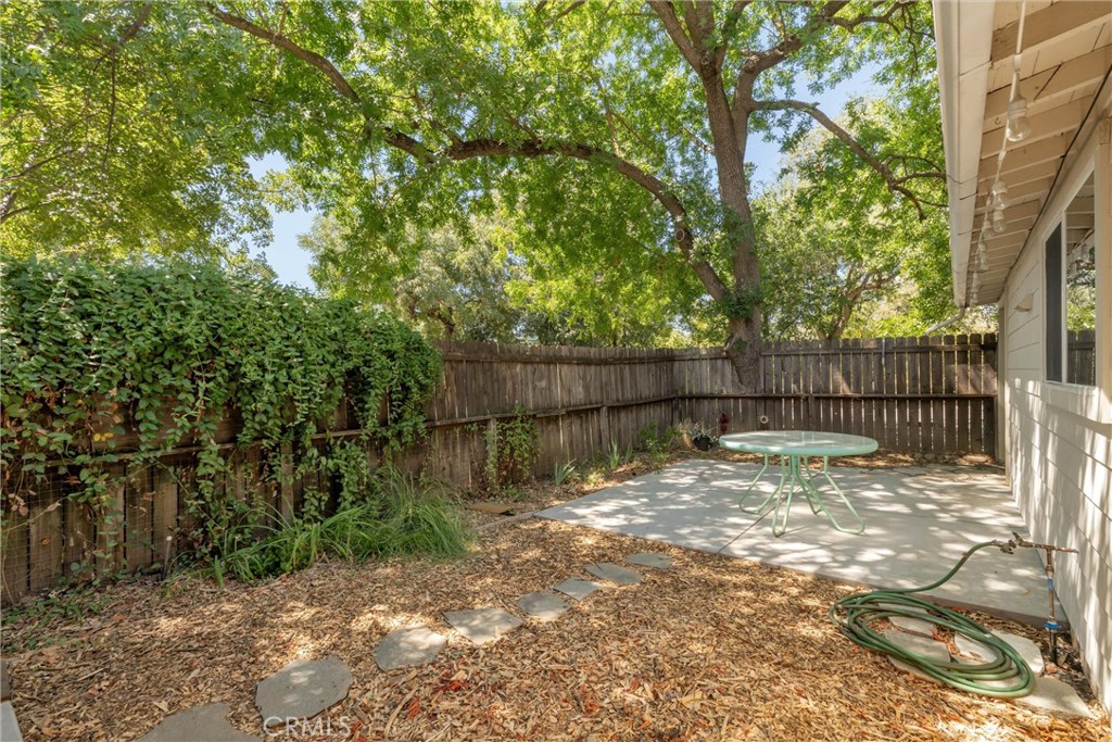 2050 Laburnum Property Photo 24