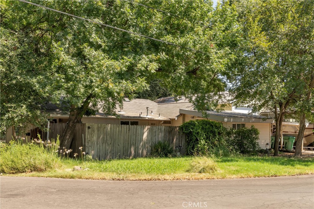 2050 Laburnum Property Photo 33