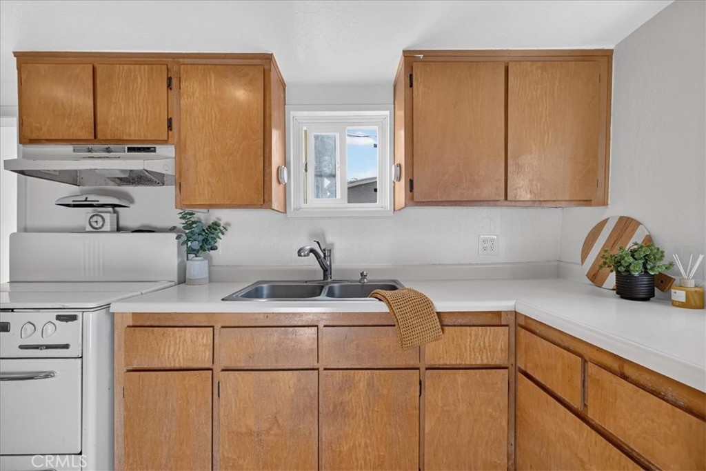 1381 Davis Property Photo 17