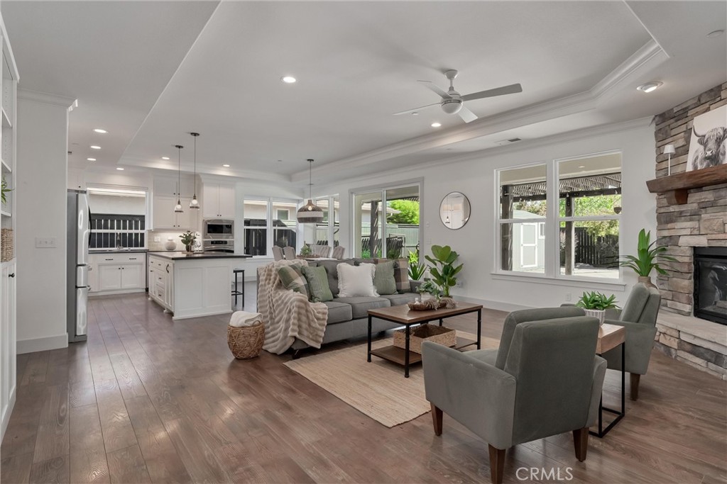 1941 Waxwing Way Property Photo 8