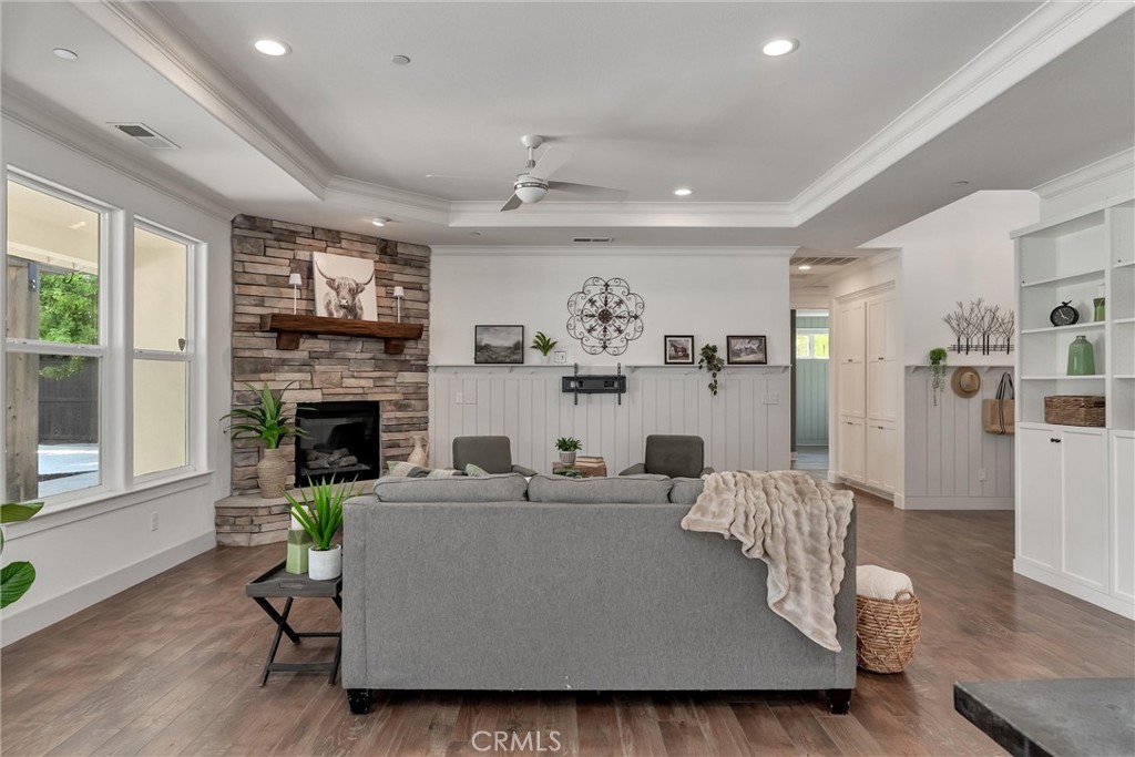 1941 Waxwing Way Property Photo 11