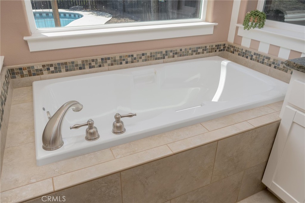 1941 Waxwing Way Property Photo 34