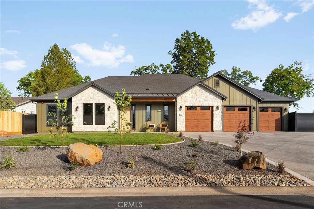 230 Redbud Property Photo 1