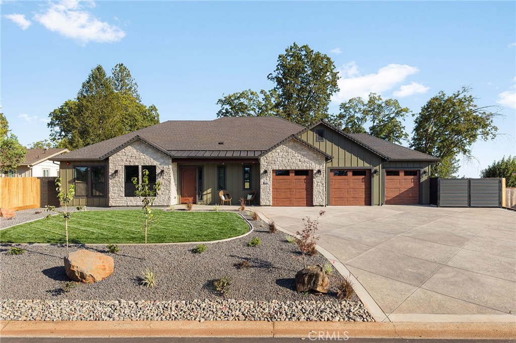 230 Redbud Property Photo 1