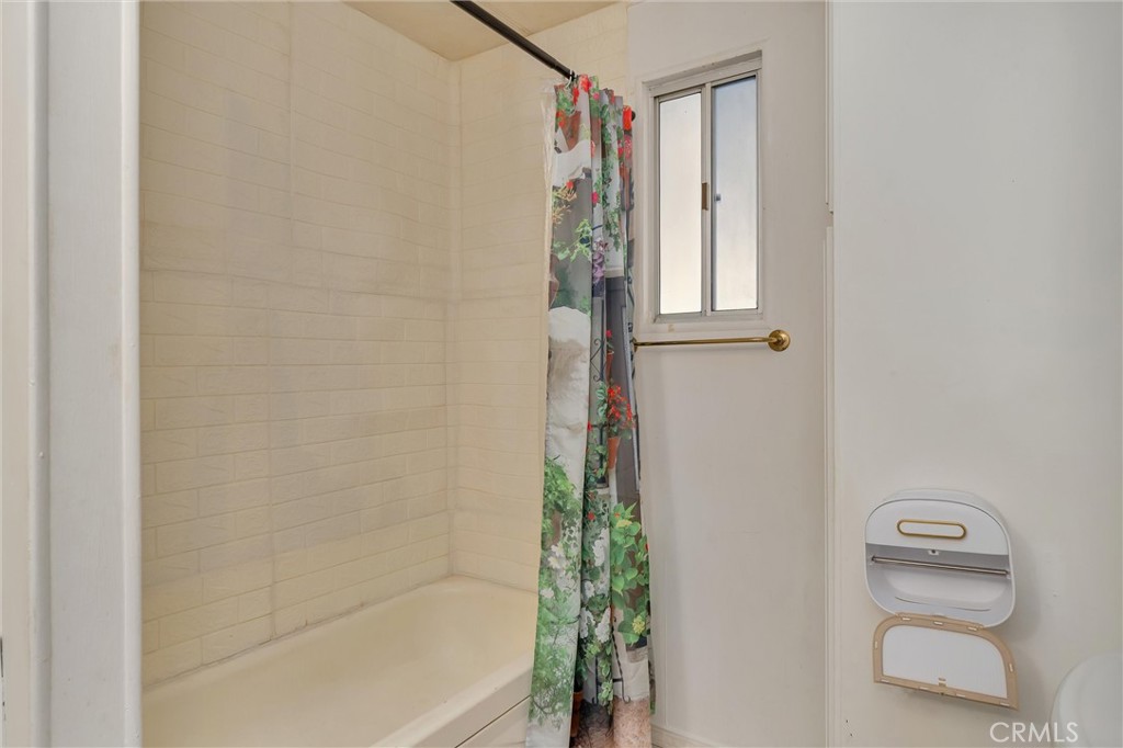 982 E Lassen Avenue 1 Property Photo 23