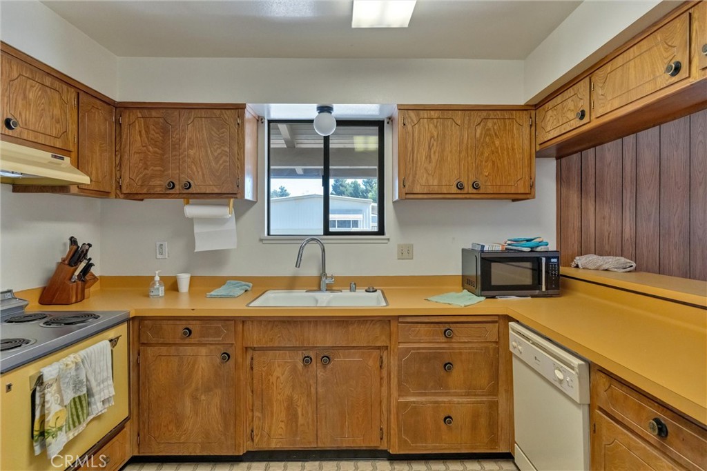 982 E Lassen Avenue 1 Property Photo 48