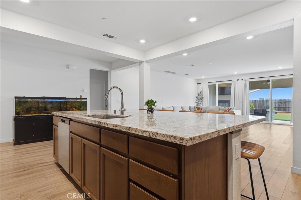 310 Sunrise Property Photo 9