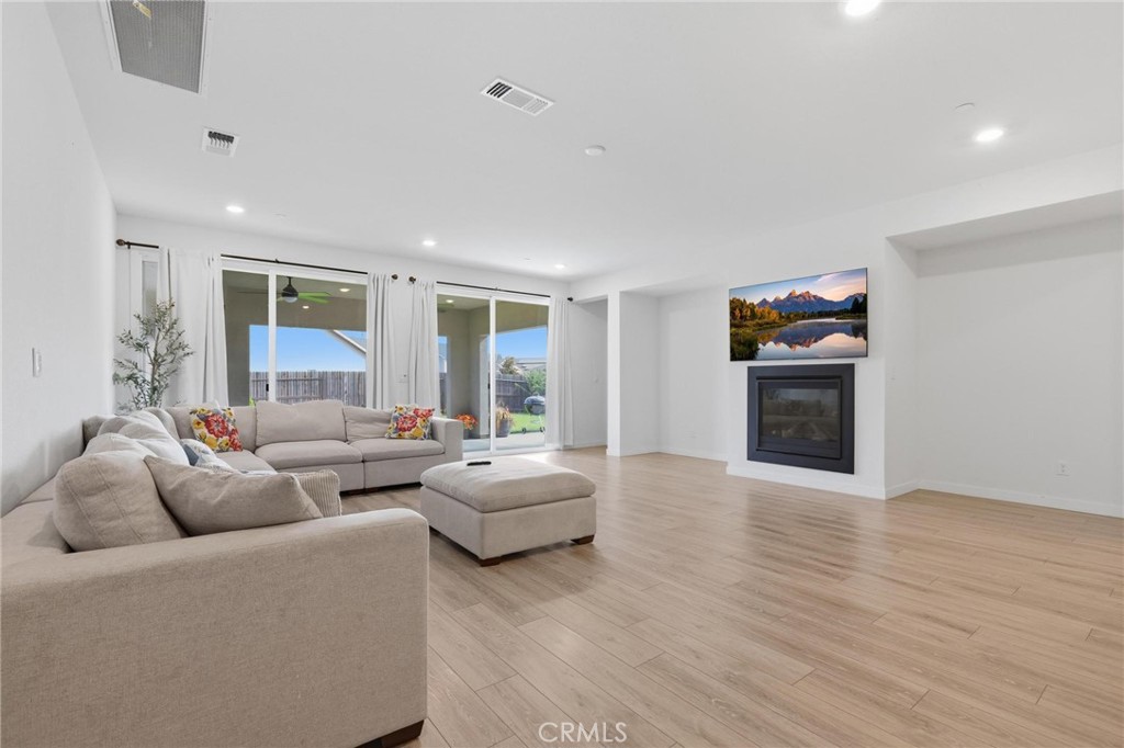 310 Sunrise Property Photo 17