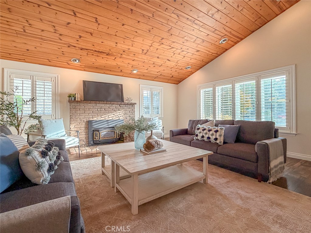 951 Madrone Property Photo 4