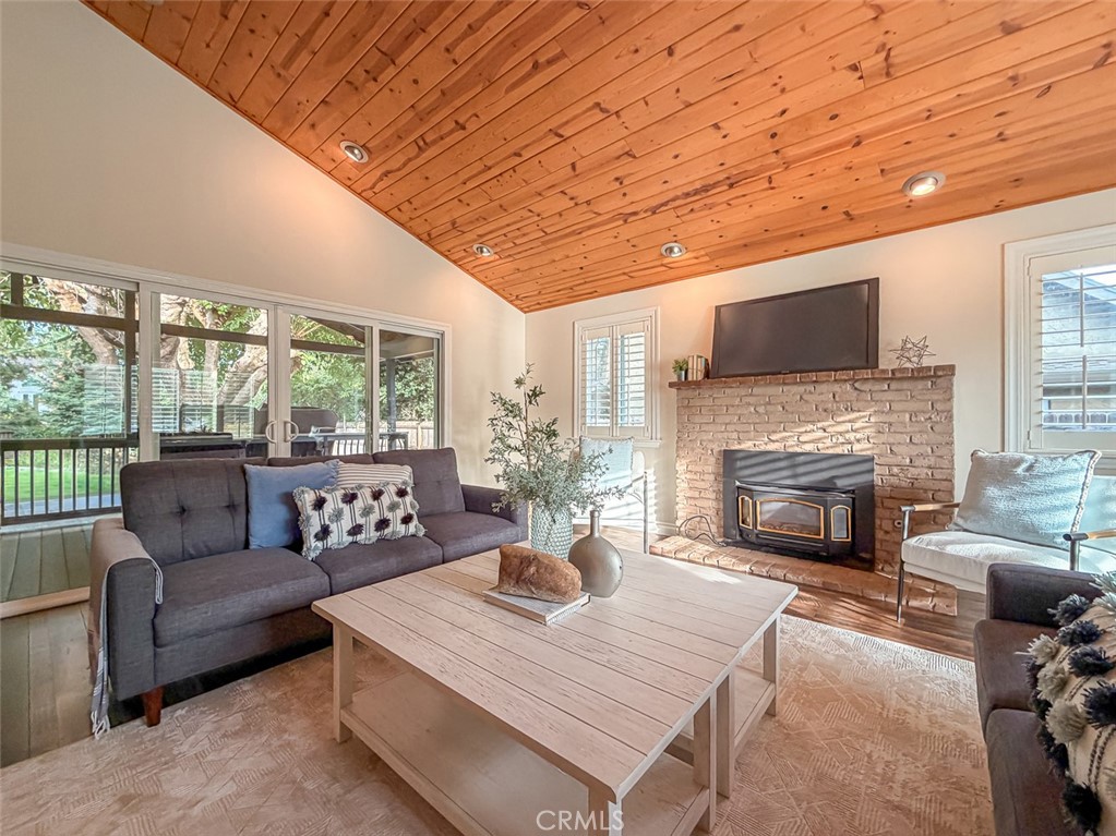951 Madrone Property Photo 5