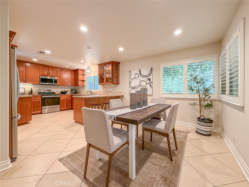 951 Madrone Property Photo 6
