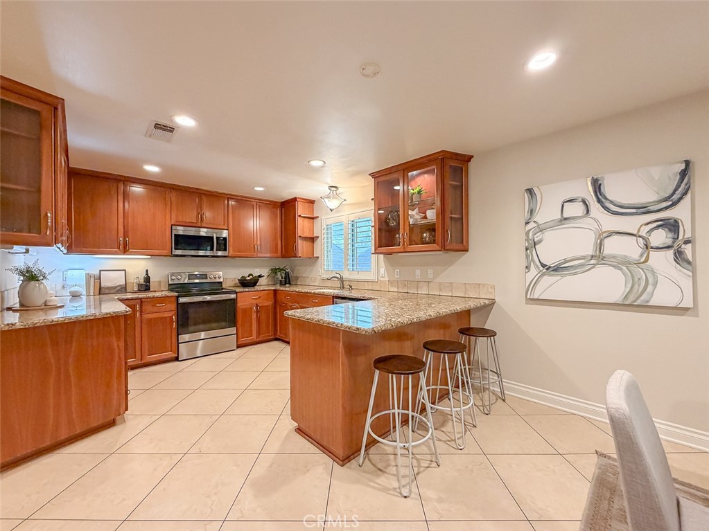 951 Madrone Property Photo 7