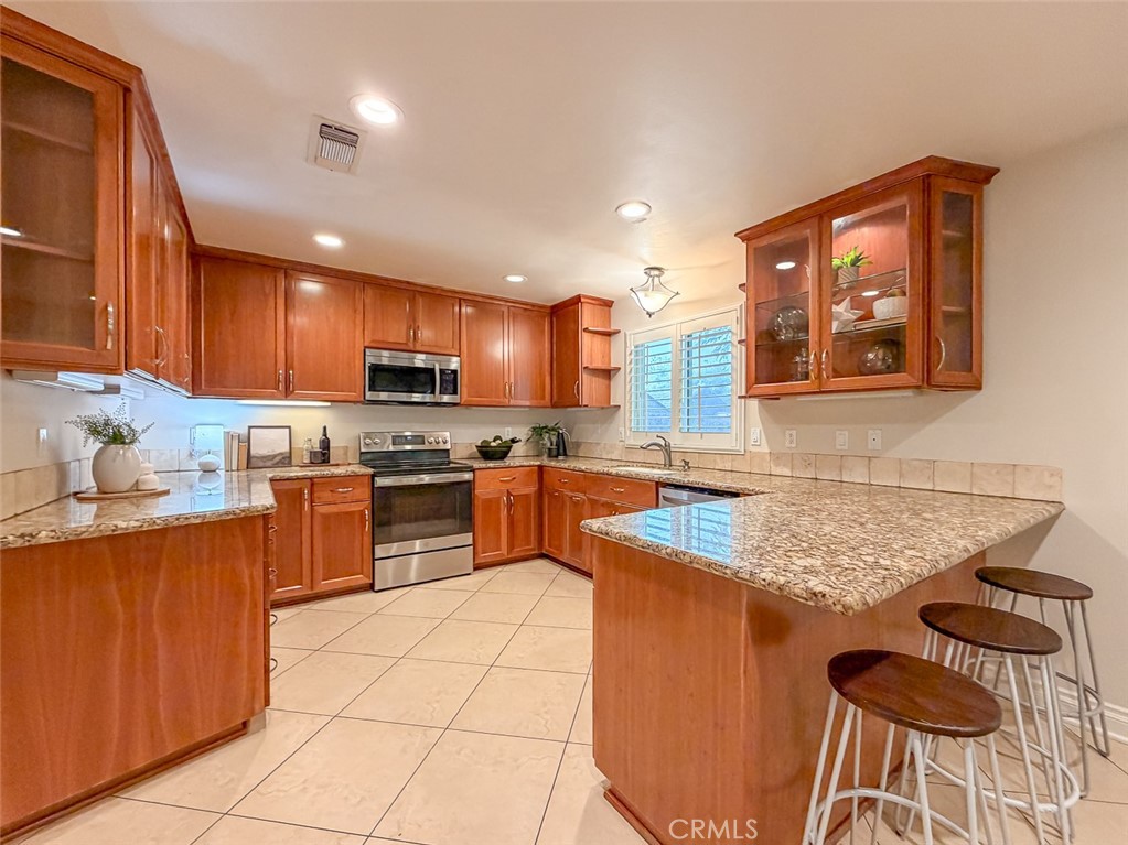 951 Madrone Property Photo 8