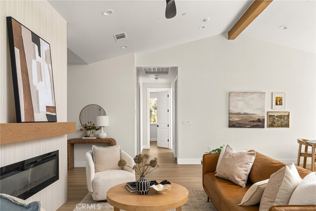 5865 Yorkshire Property Photo 10