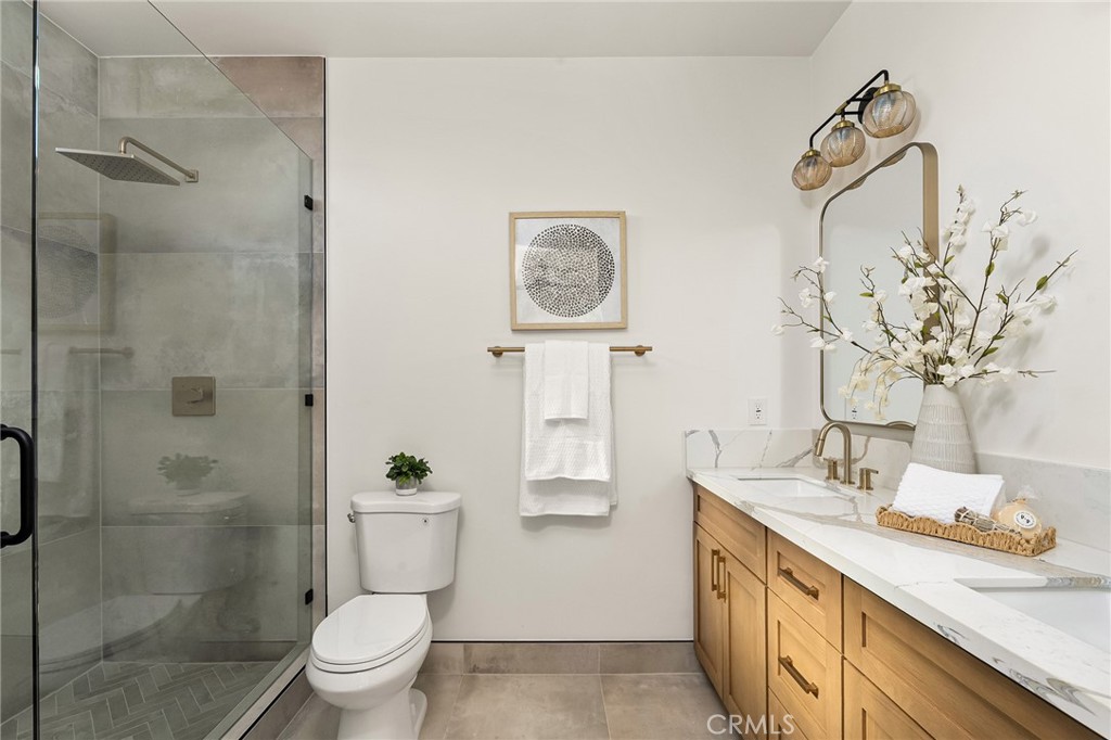5865 Yorkshire Property Photo 28