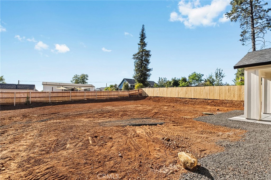 5865 Yorkshire Property Photo 41