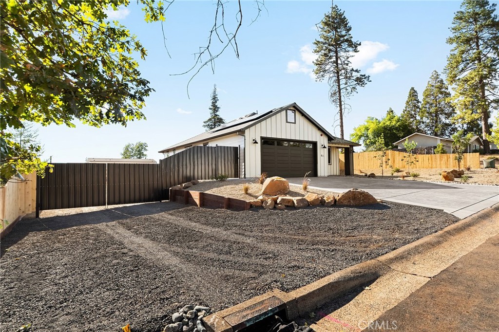 5865 Yorkshire Property Photo 42