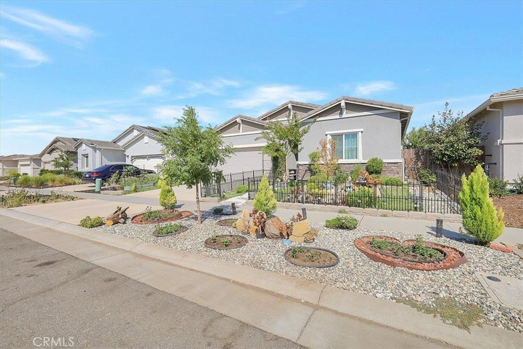 789 Chalice Creek Drive Property Photo 2