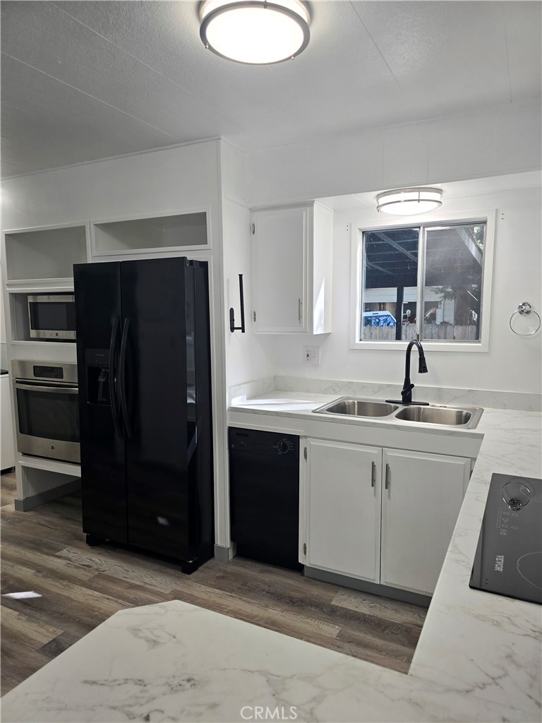 14390 Tulane Court Property Photo 4
