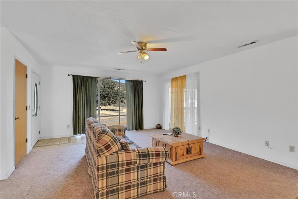 4464 Eastpark Court Property Photo 6