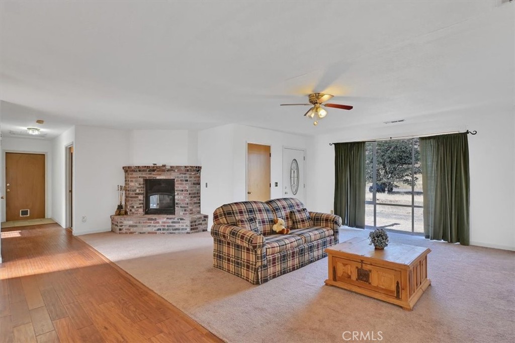 4464 Eastpark Court Property Photo 7
