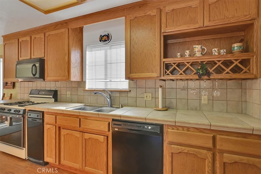 4464 Eastpark Court Property Photo 18