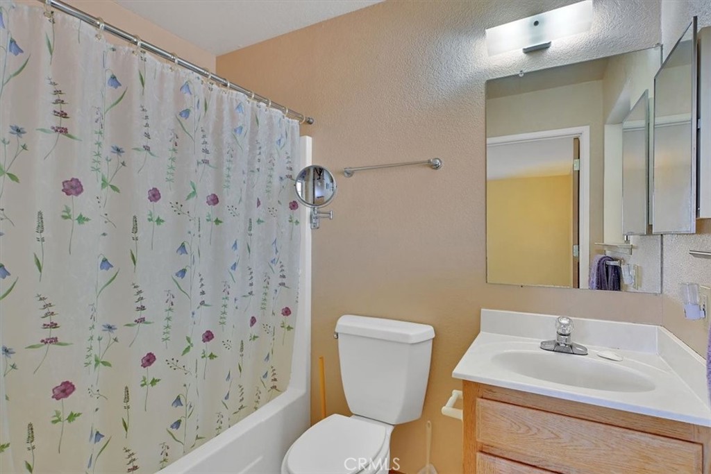 4464 Eastpark Court Property Photo 23