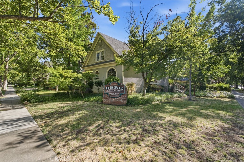 1361 Esplanade Property Photo 4