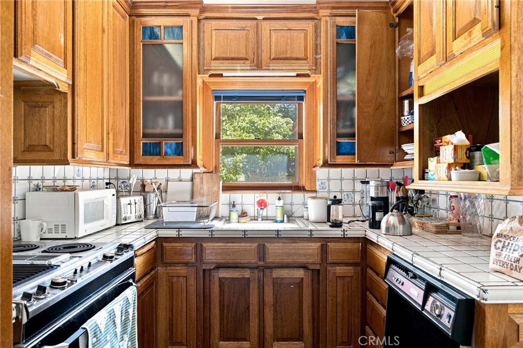1361 Esplanade Property Photo 13