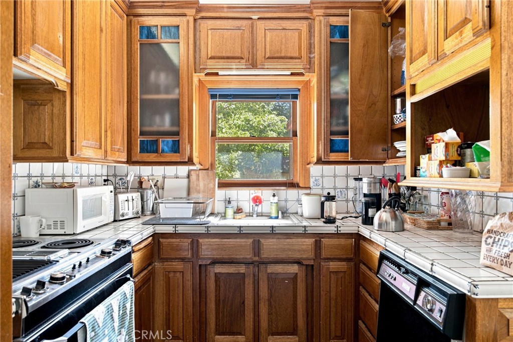 1361 Esplanade Property Photo 13