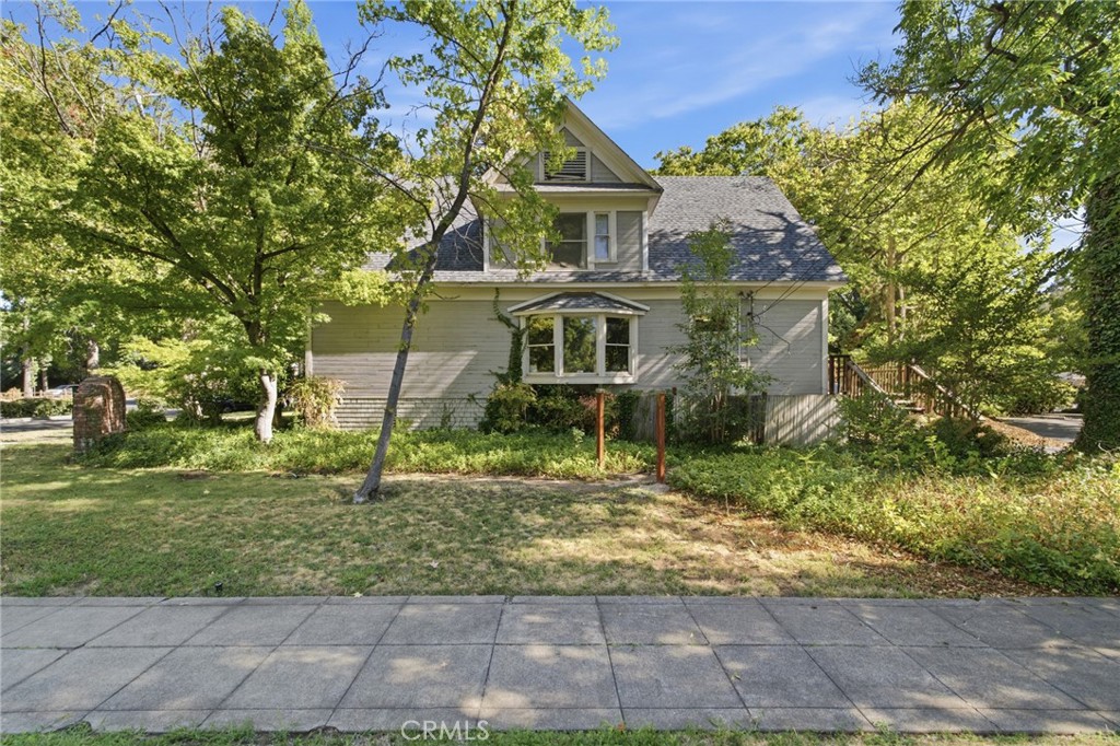 1361 Esplanade Property Photo 14