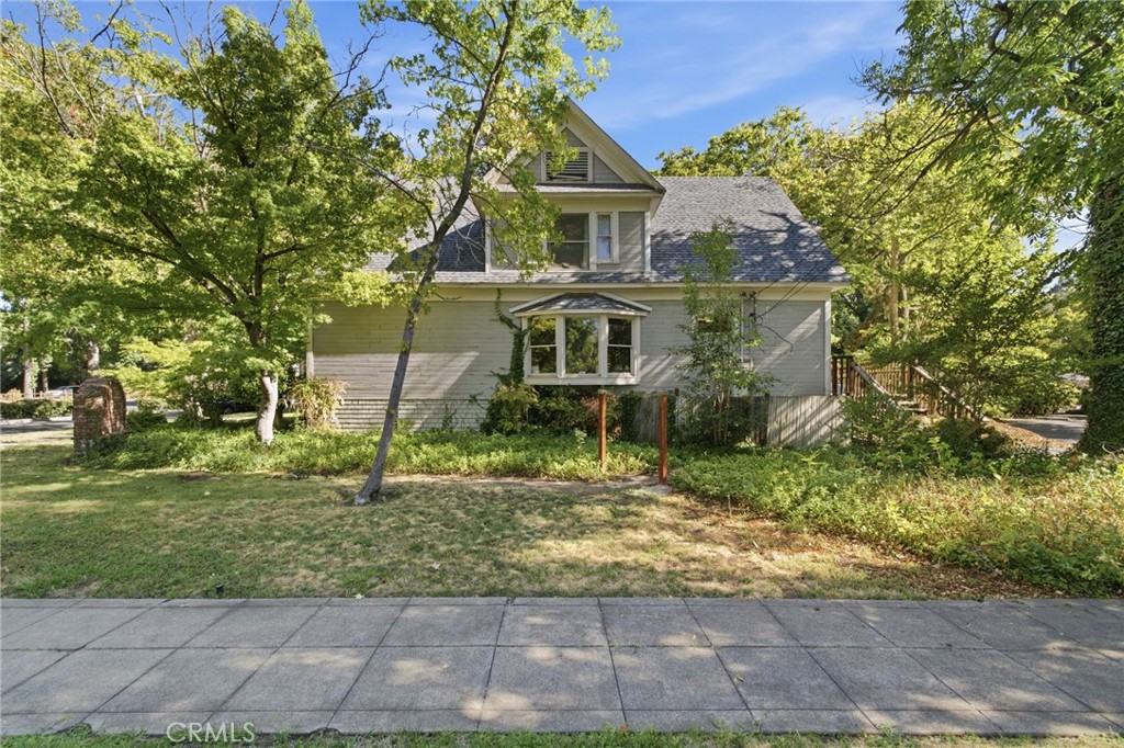 1361 Esplanade Property Photo 14