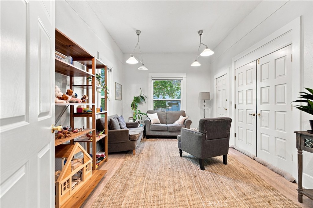 1361 Esplanade Property Photo 38