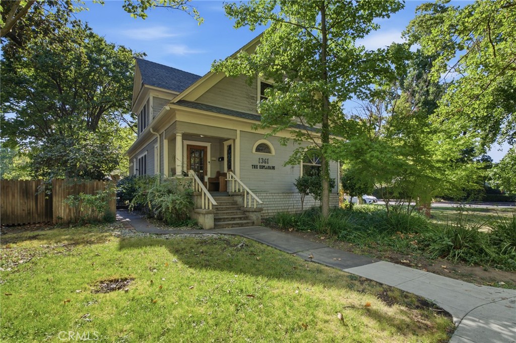 1361 Esplanade Property Photo 3