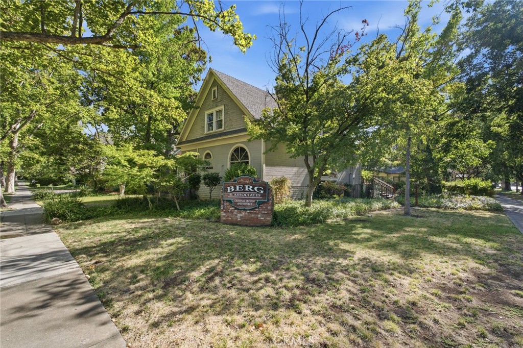 1361 Esplanade Property Photo 4