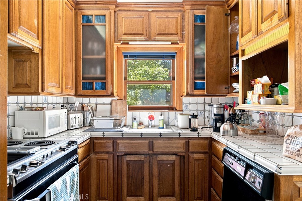 1361 Esplanade Property Photo 13