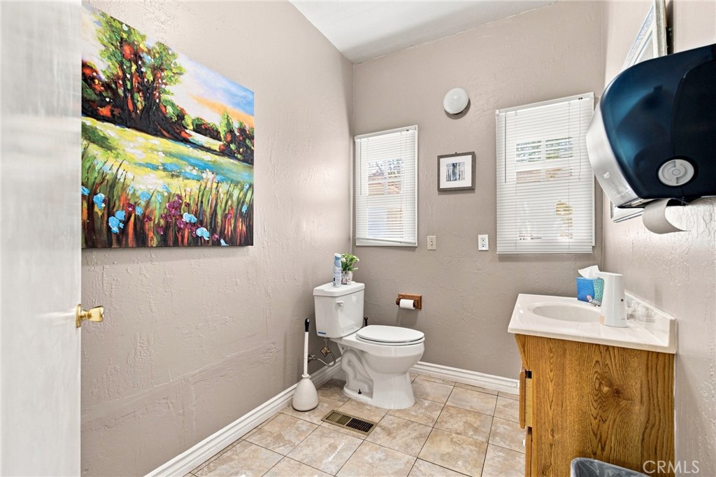 1361 Esplanade Property Photo 28