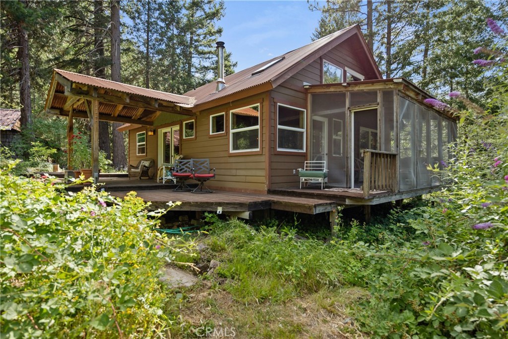 1468 12th Mile Bar Property Photo 3