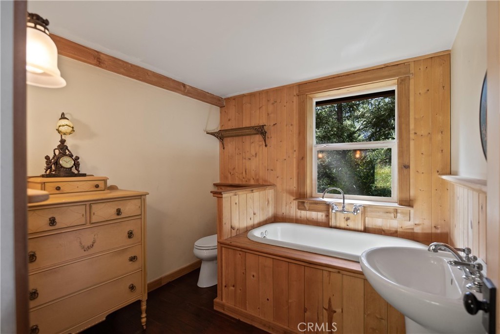 1468 12th Mile Bar Property Photo 8
