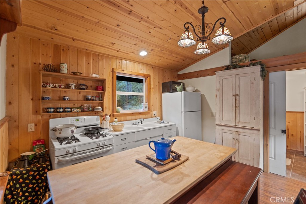 1468 12th Mile Bar Property Photo 38